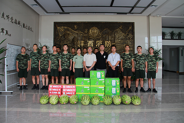 八一建軍慰問活動.jpg